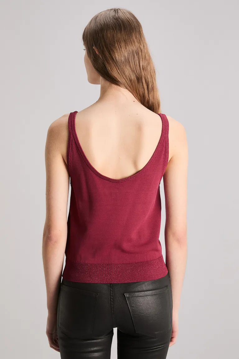 Top slim de punto jersey con escote pronunciado y detalles en lurex de Kosiuko en Tops para argentina