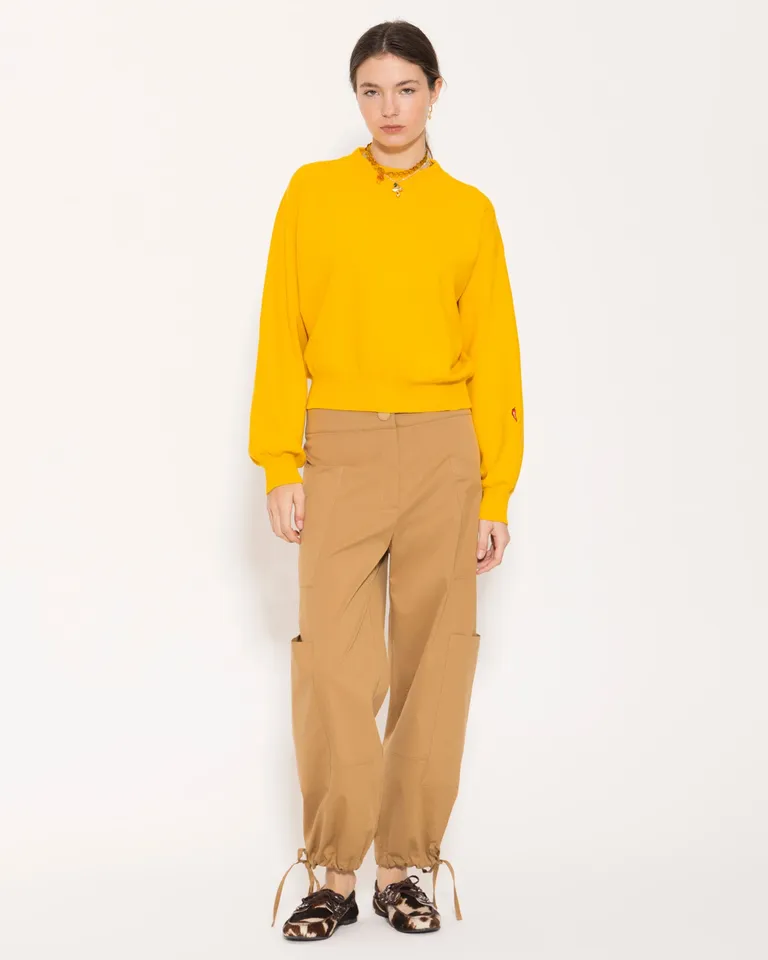 Suéter de punto cerrado en color amarillo intenso para mujer de Jazmin Chebar en Buzos y Sweaters para argentina