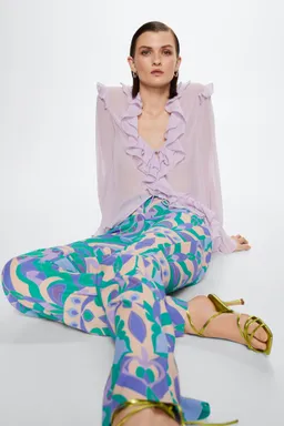 Pantalón fluido estampado de Mango en Pantalones para argentina