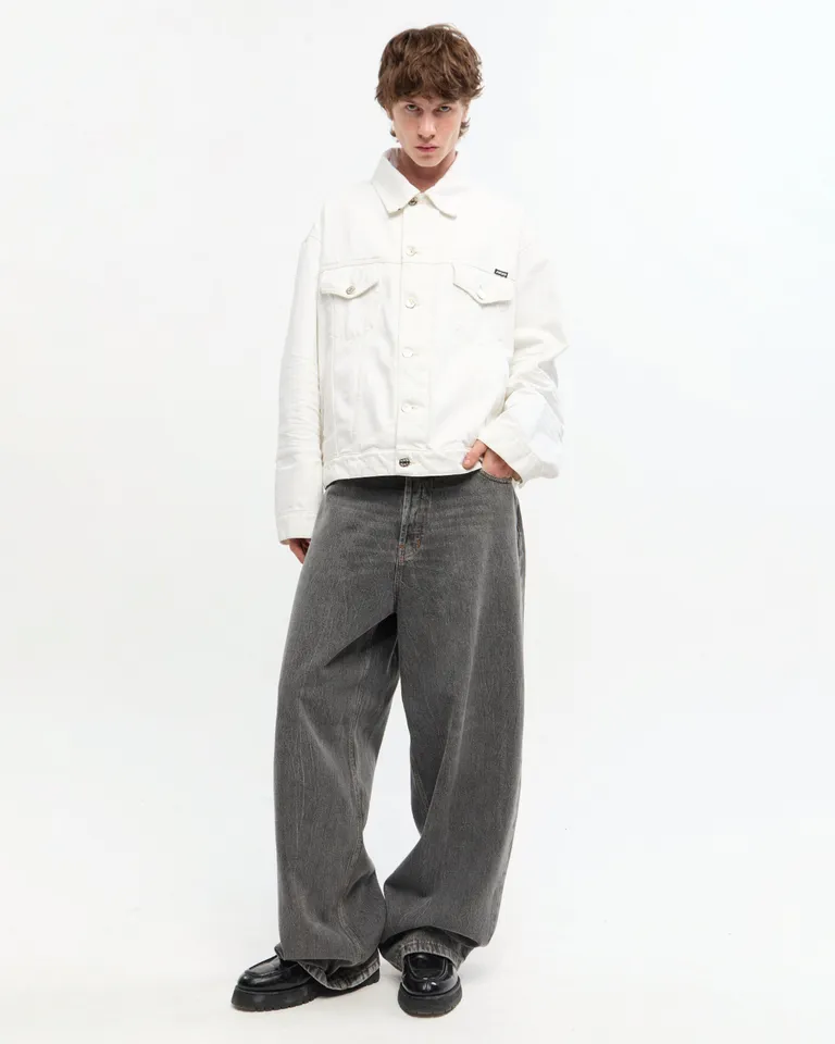 Pantalón vaquero de corte ancho en gris desgastado para mujer de Ay Not Dead en Pantalones para argentina