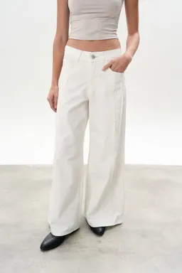 Jean denim wide max ecru de Magda en Pantalones para argentina