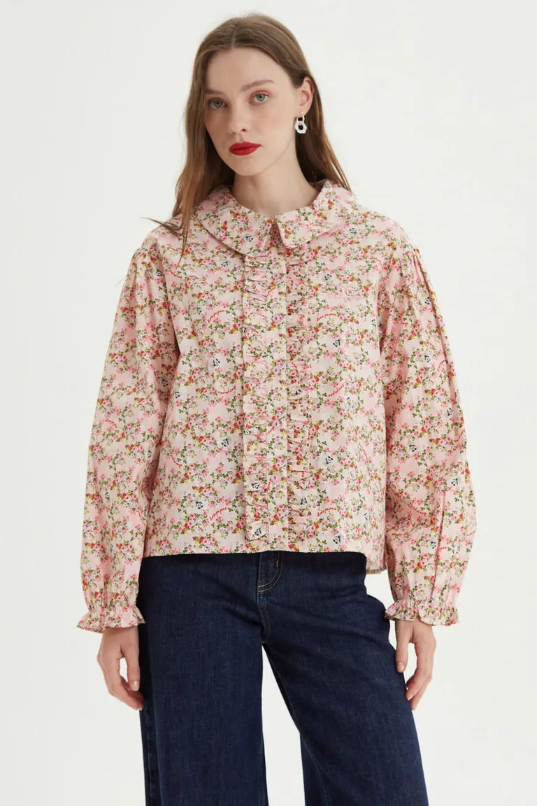 Chaqueta entallada con estampa de flores y detalles de costuras en contraste de Las Pepas en Chaquetas para argentina