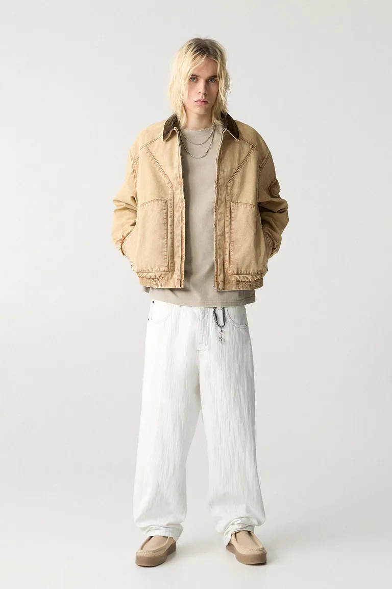 Jeans rectos texturizados de Pull&Bear en Pantalones para argentina
