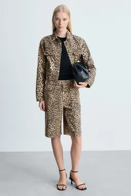 Bermudas tiro alto leopardo de Mango en Pantalones para argentina