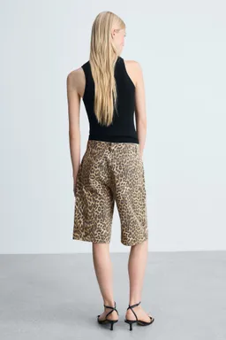 Bermudas tiro alto leopardo de Mango en Pantalones para argentina