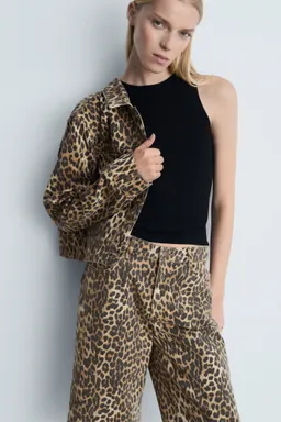 Bermudas tiro alto leopardo de Mango en Pantalones para argentina