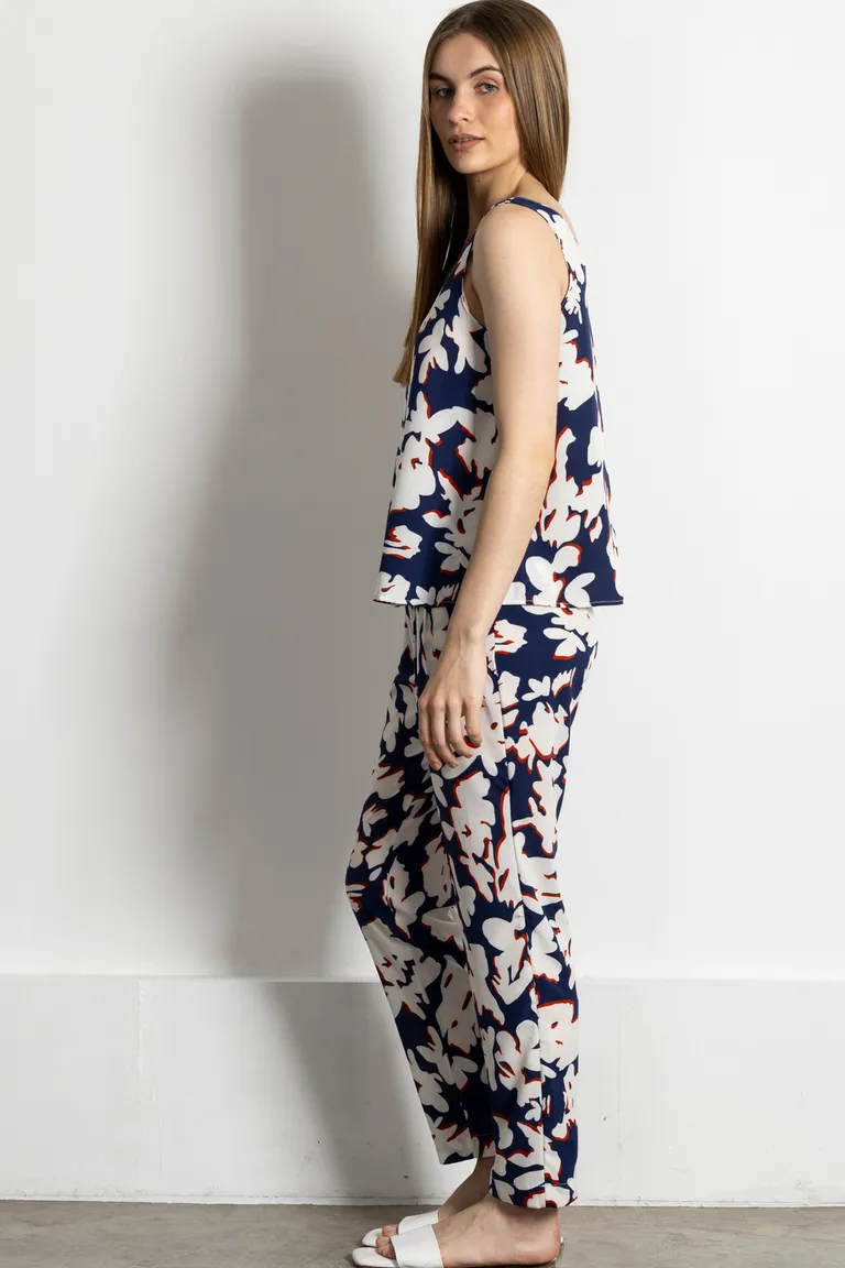 Conjunto de blusa y pantalón estampado floral en tonos azul marino y rosa pálido para mujer de Kill en Blusas para argentina