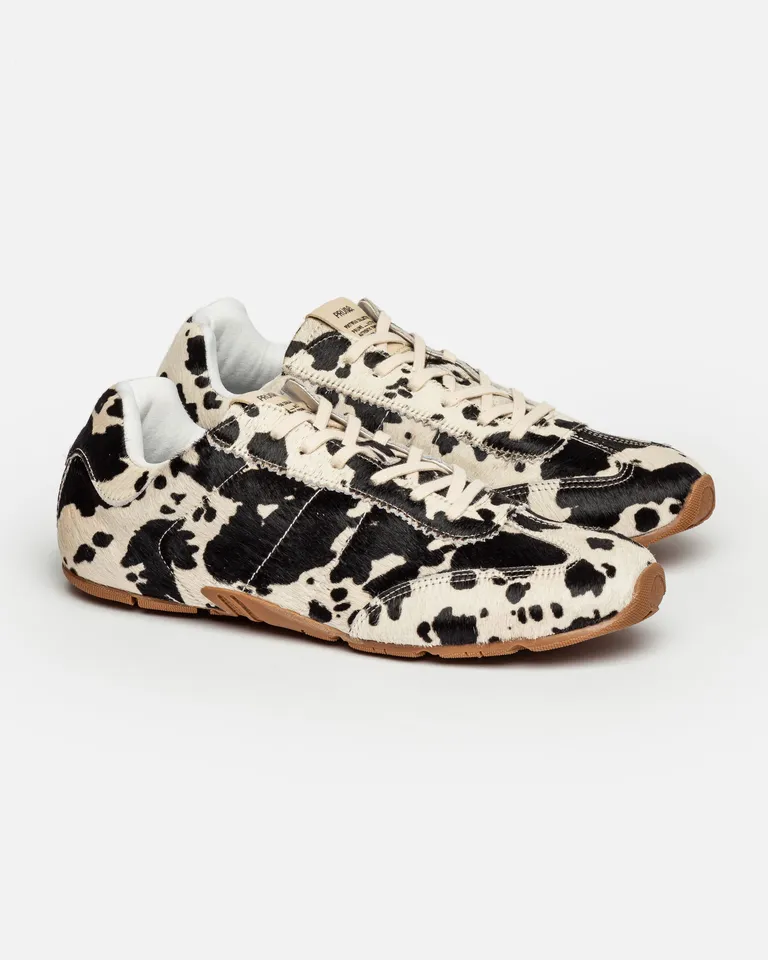 Zapatillas urbanas en estampado de pelo de vaca para un estilo único y confortable de Prüne en Zapatillas para argentina