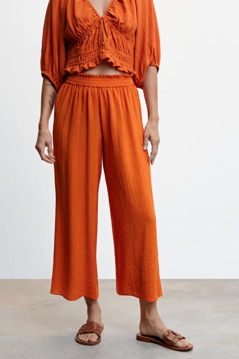 Pantalón culotte texturizado de Mango en Pantalones para argentina
