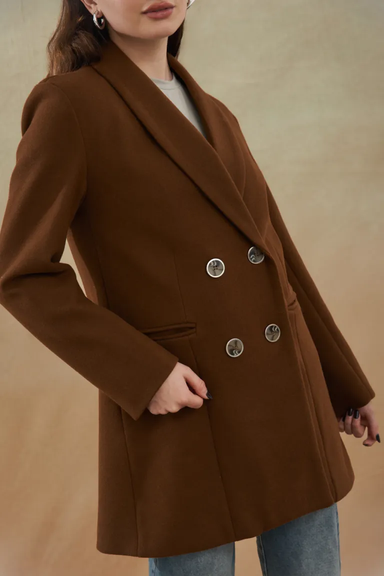 Elegante y abrigado tapado marrón de doble botonadura para mujer de Apricot en Tapados para argentina