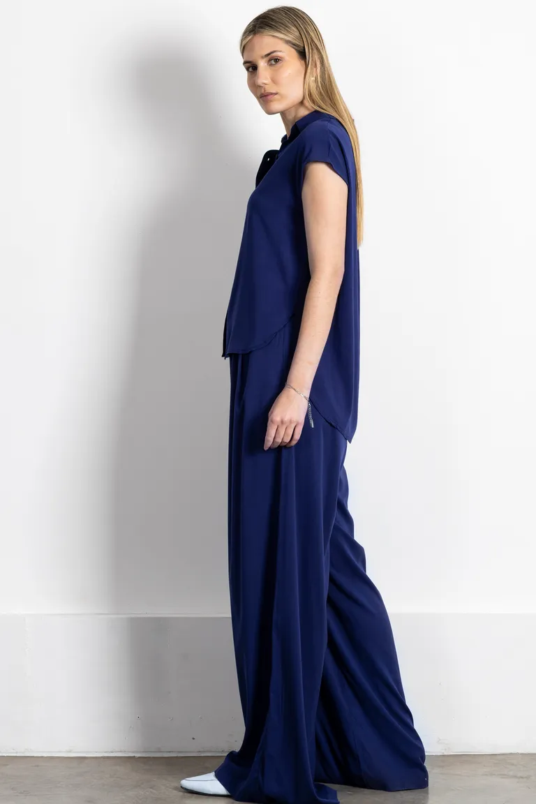 Camisa musculosa de diseño asimétrico para mujer en color azul de Kill en Camisas para argentina