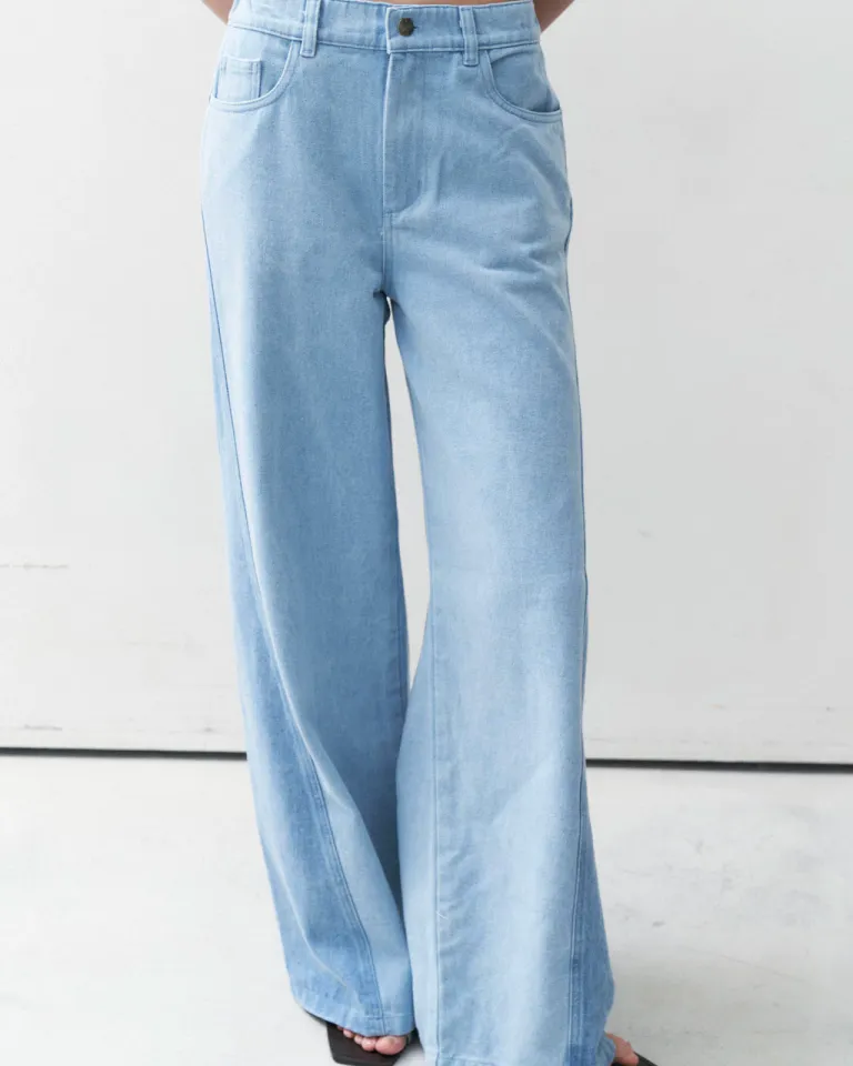 Pantalones de tiro alto con corte wide leg en denim azul de Sky en Pantalones para argentina