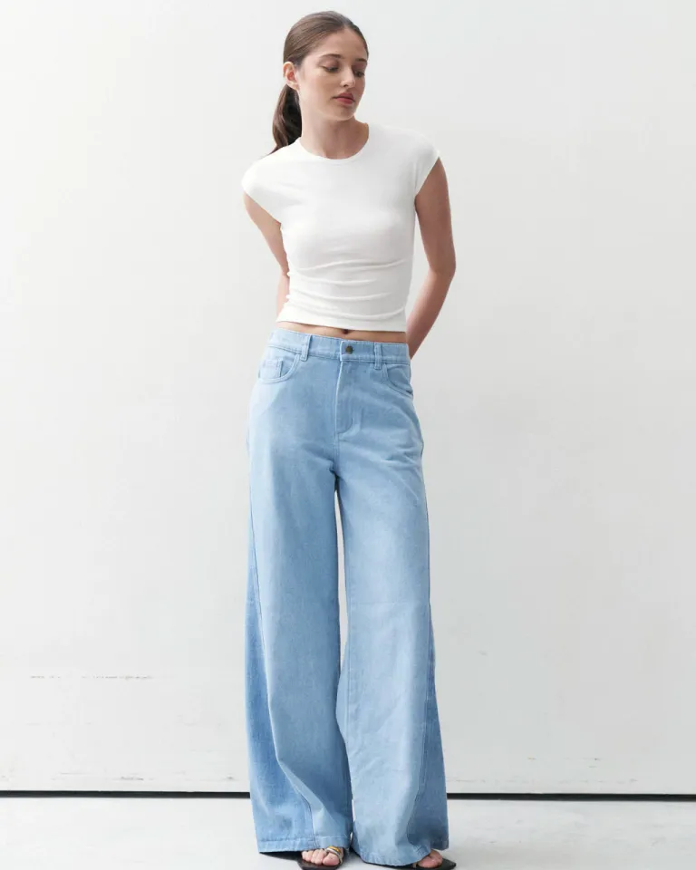 Pantalones de tiro alto con corte wide leg en denim azul de Sky en Pantalones para argentina