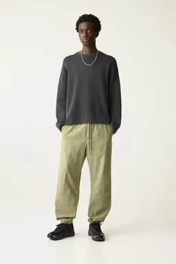 Pantalón jogger texturizado de Pull&Bear en Pantalones para argentina