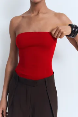Top entallado strapless de Mango en Tops para argentina