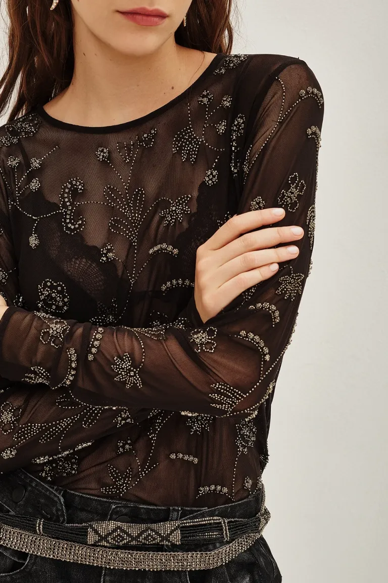 Blusa manga larga de tul con bordados de piedras y mostacillas con cuello redondo de Rapsodia en Blusas para argentina