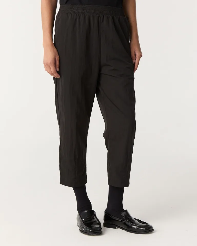 Pantalón de calce relajado con cintura elástica y bolsillos laterales funcionales de Furzai en Pantalones para argentina