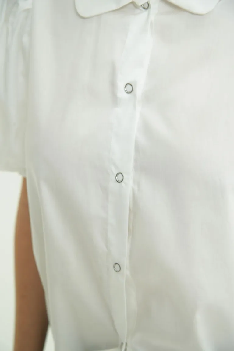 Camisa blanca de poplín con mangas balloon y cierre snap de Las Pepas en Camisas para argentina