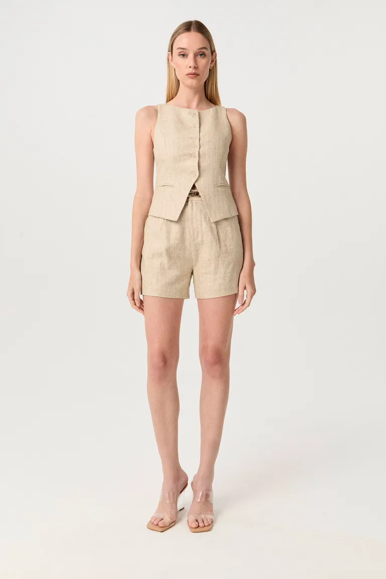 Shorts beige de corte alto y diseño sofisticado para mujer de Markova en Shorts para argentina