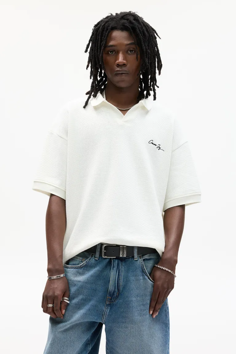Polo punto texto bordado de Pull&Bear en Remeras y Polos para argentina