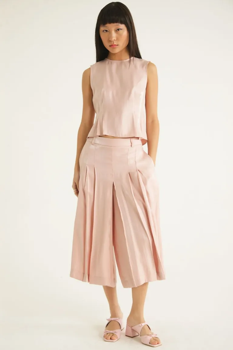 Bermuda sastrera de corte ancho y silueta moderna para un look elegante y relajado de Las Pepas en Shorts para argentina