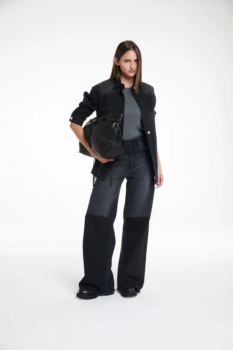 Pantalón recto de pierna ancha con detalles de paneles en contraste y bolsillos laterales de Justaosadia en Pantalones para argentina