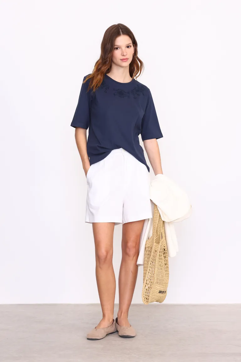 Remera de algodón con bordado y aplicación decorativa para mujer de Yagmour en Remeras para argentina