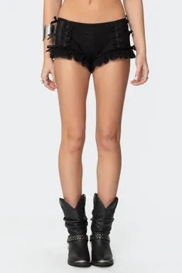 Mini shorts volados knox de Edikted en Shorts para argentina