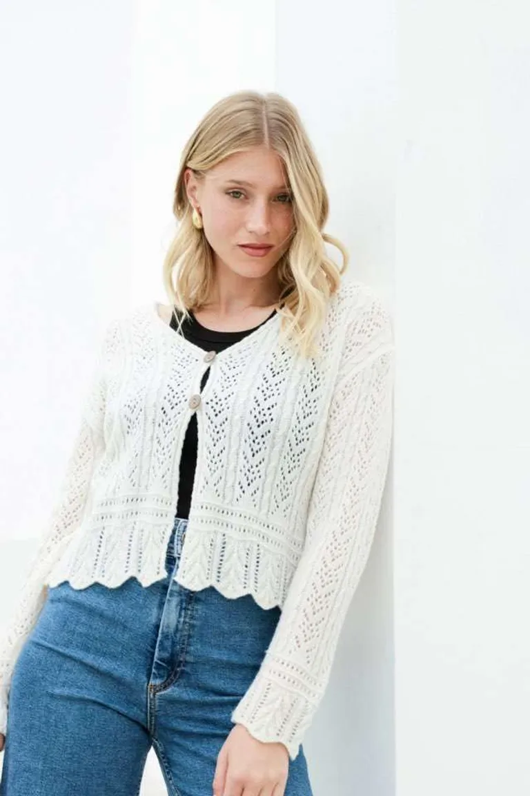 Chaqueta Bordada con Volados de Hesed en Chaquetas para argentina