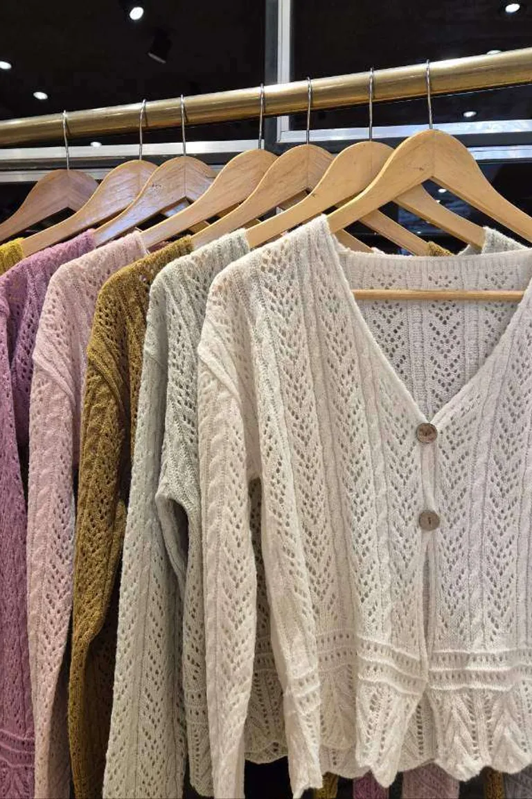 Chaqueta Bordada con Volados de Hesed en Chaquetas para argentina