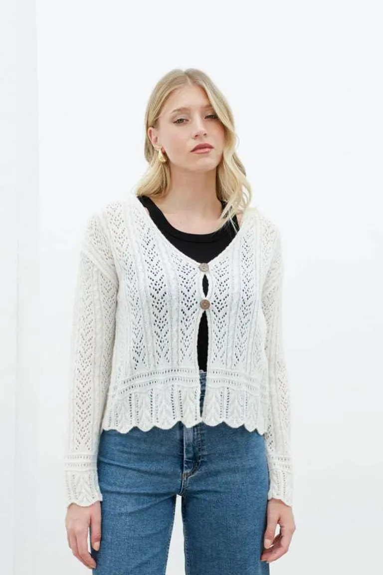 Chaqueta Bordada con Volados de Hesed en Chaquetas para argentina