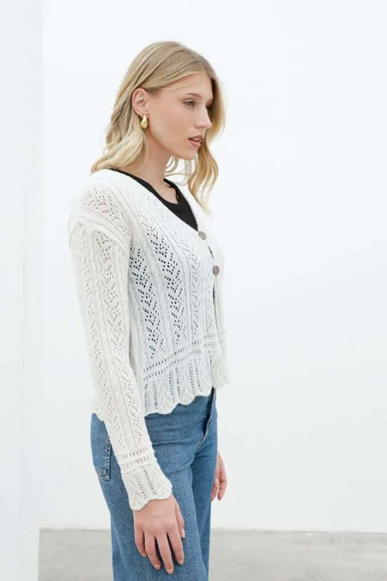 Chaqueta Bordada con Volados de Hesed en Chaquetas para argentina