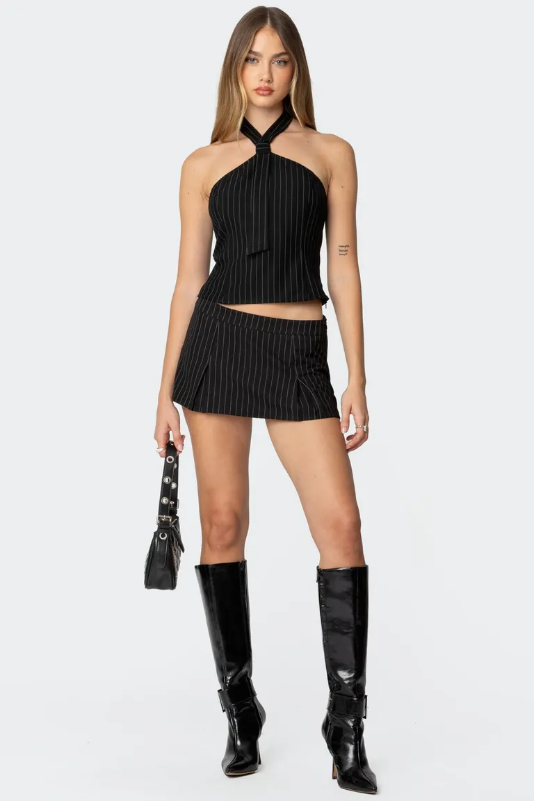 Karine mini falda pantalón plisada de Edikted en Shorts para argentina