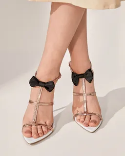 Sandalias elegantes con mariposas chicest de Cuccoo en Sandalias para argentina