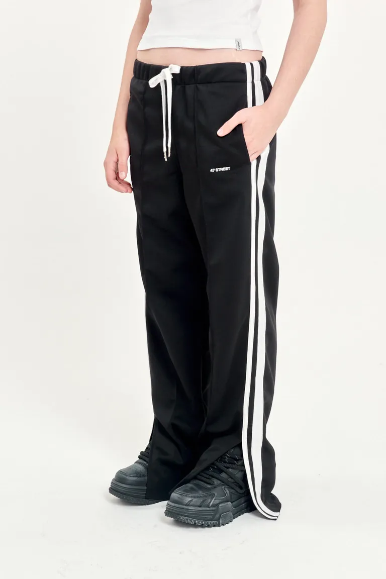 Pantalón recto deportivo de cintura elástica con detalles en los laterales y ruedo con tajo de 47 Street en Pantalones para argentina