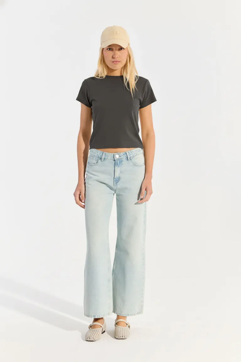 Remera de corte ajustado y escote redondo en color negro de Portsaid en Remeras para argentina