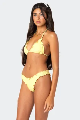 Top bikini triángulo borde volantes de Edikted en Swimwear y Beachwear para argentina
