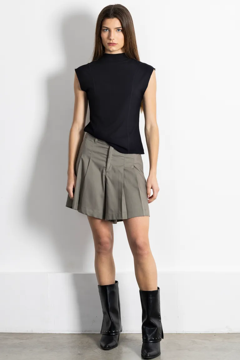 Falda recta de corte sofisticado en gris, ideal para un look elegante y chic de Kill en Faldas para argentina