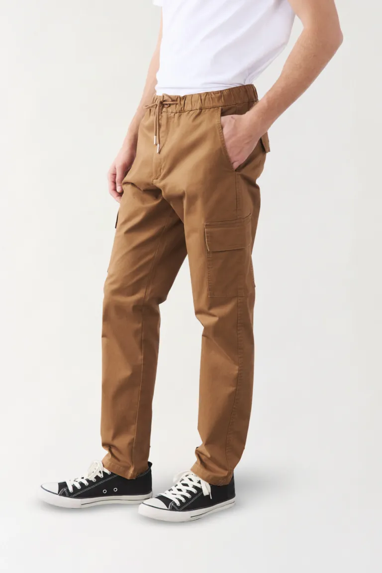 Pantalón chino cargo con cintura elástica y bolsillos para hombres de Bensimon en Pantalones para argentina