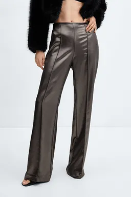 Pantalón efecto metalizado de Mango en Pantalones para argentina