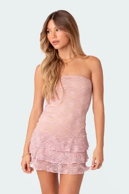 Mini vestido encaje escarlata de Edikted en Vestidos para argentina