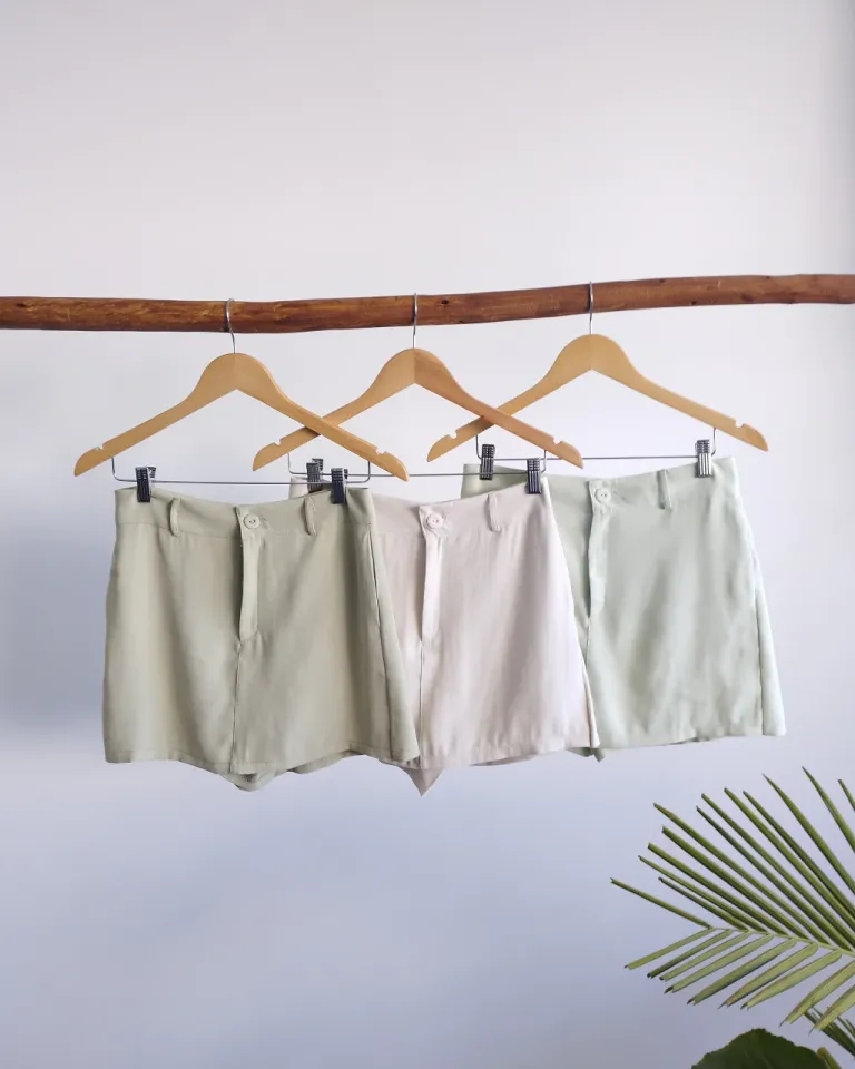 Pollera corta con cierre y botón, bolsillo ribeteado en espalda de Lemmon en Faldas para argentina