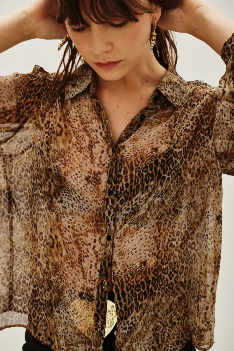 Camisa manga larga con cuello camisero y puños con detalle de frunces y botones frontales de Rapsodia en Camisas para argentina