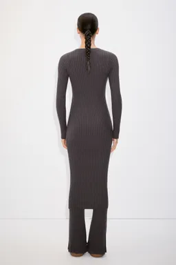 Vestido largo canalé de Mango en Vestidos para argentina