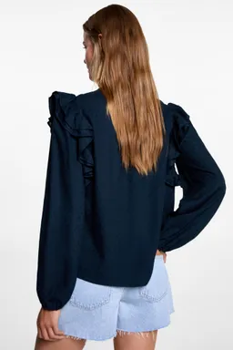 Blusa con volantes bordados de Mango Teen en Blusas para argentina
