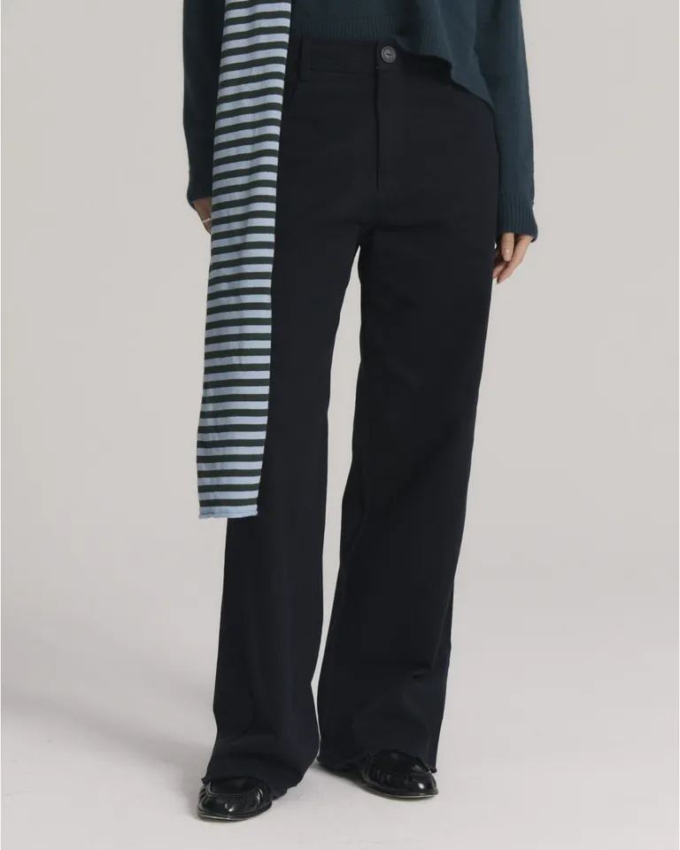 Pantalón de corte recto con bolsillos laterales y terminación desflecada en la botamanga de Blue Sheep en Pantalones para argentina