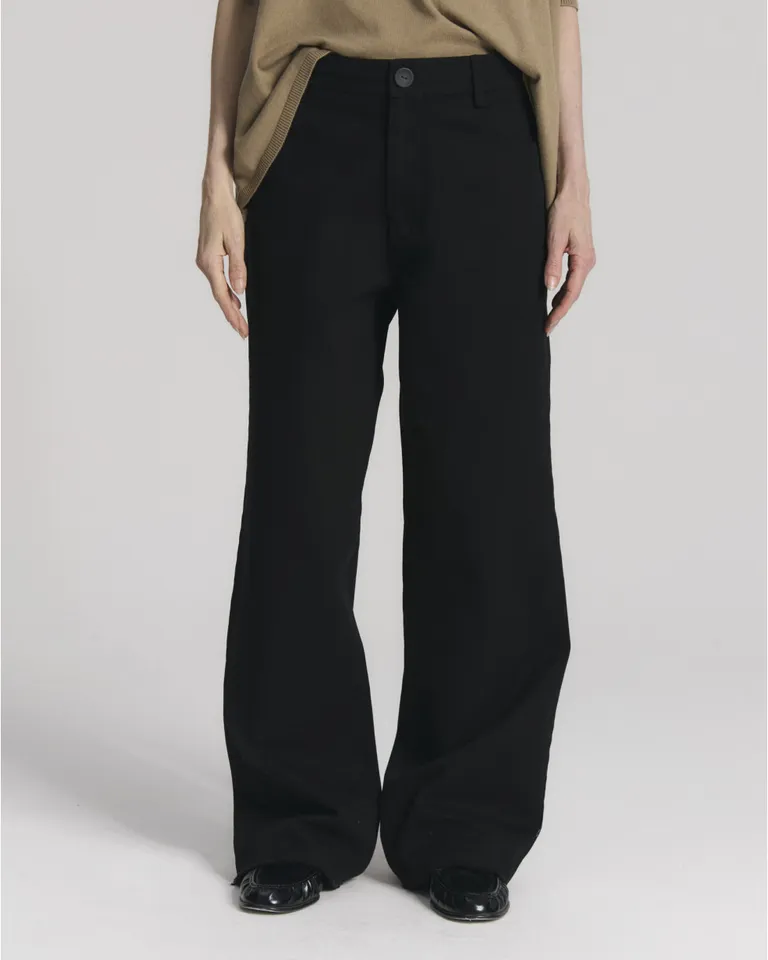 Pantalón de corte recto con bolsillos laterales y terminación desflecada en la botamanga de Blue Sheep en Pantalones para argentina