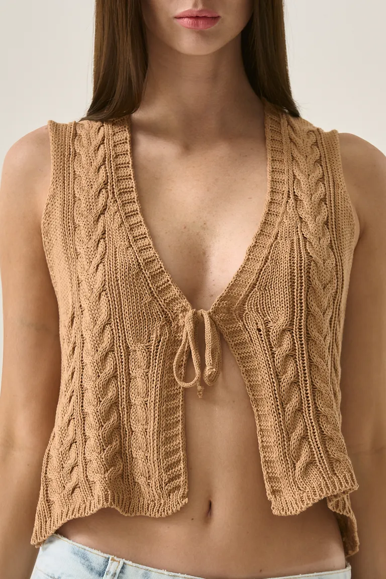 Top Alice: Diseño trenzado, escote en V y lazo para un ajuste perfecto de Sweet en Tops para argentina