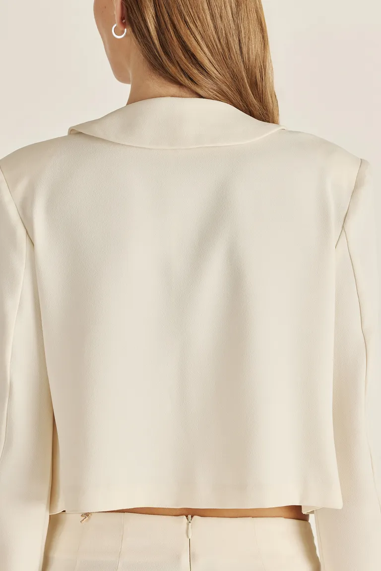 Chaqueta de estilo relajado y elegante, con detalles de tela satén en las solapas de Tucci en Chaquetas para argentina