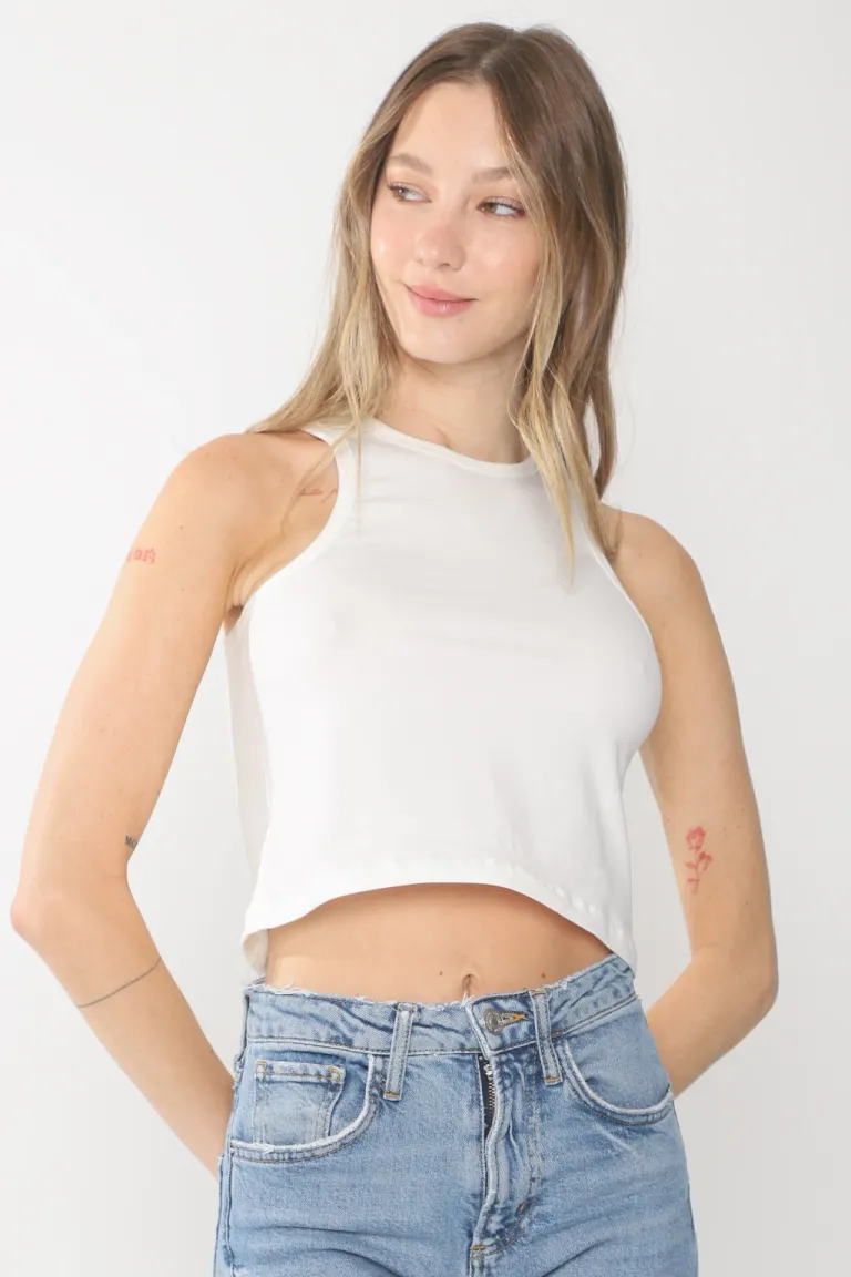 Top de corte evase, confeccionado en tela suave y elástica de Belle en Tops para argentina